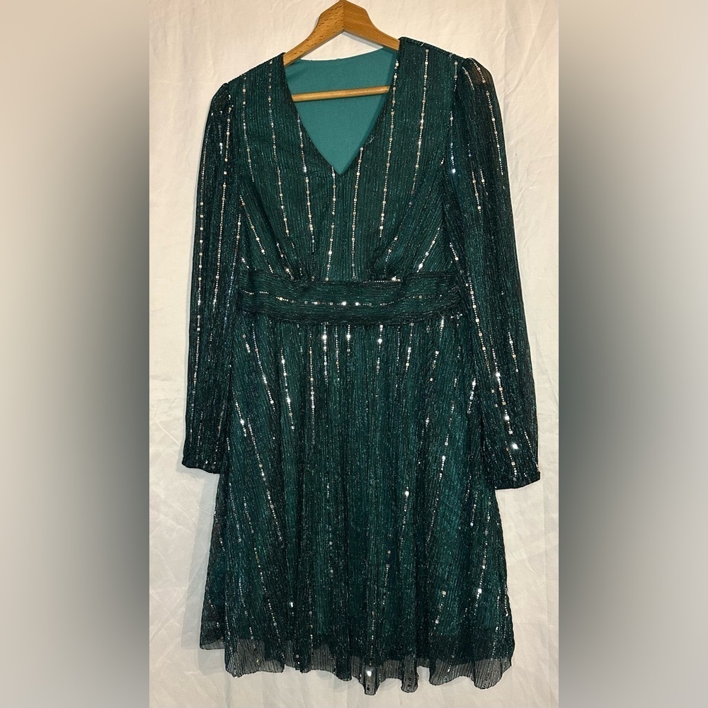 Shein Curve Women’s Long Sleeve Green/Silver Dress size OXL V-Neck with Sequins